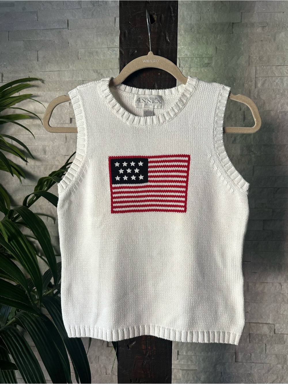 Casual Corner Annex Vintage Petite USA Flag Sleeveless Sweater Size P Petite S